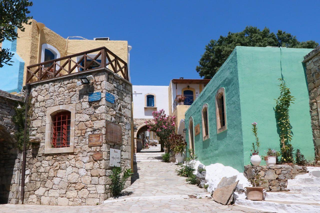 Arolithos Traditional Village Hotel Тилисос Экстерьер фото