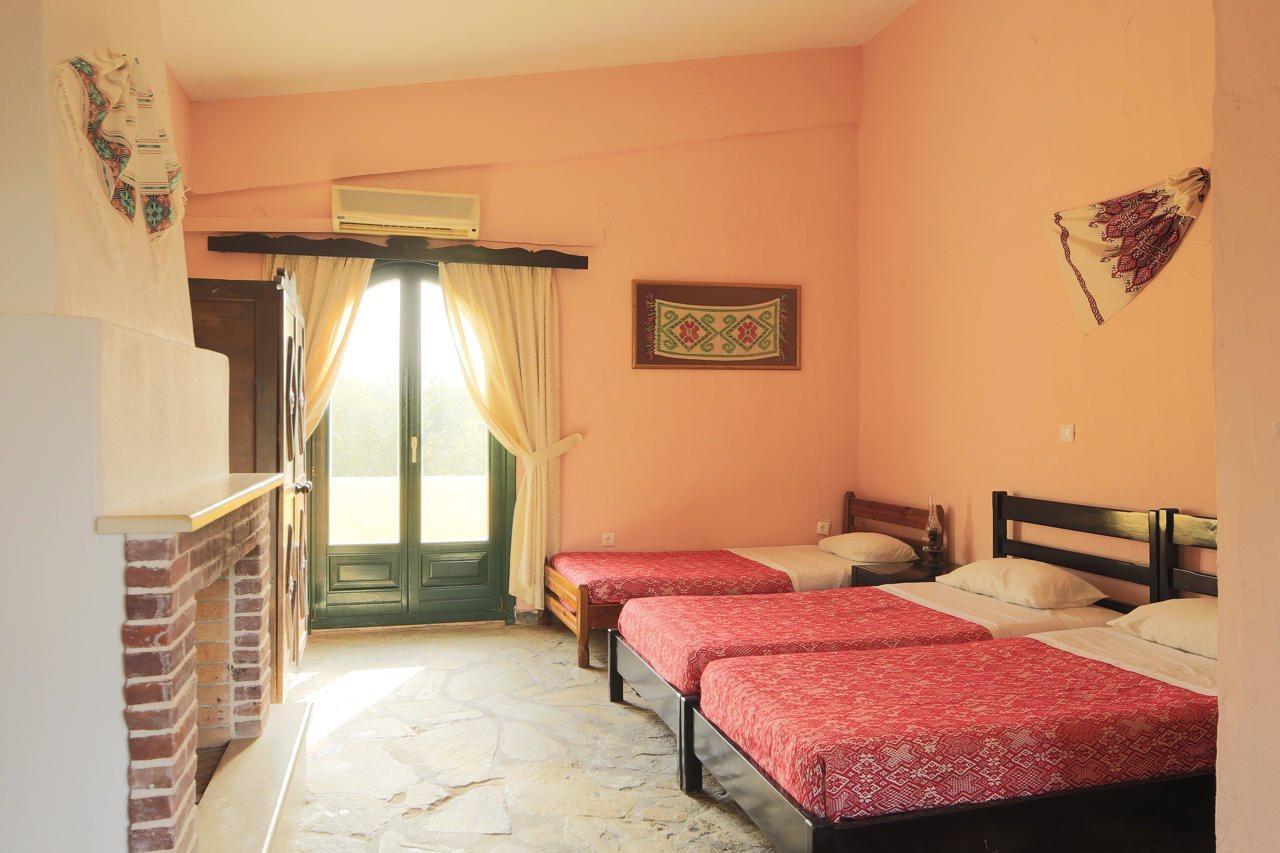 Arolithos Traditional Village Hotel Тилисос Экстерьер фото