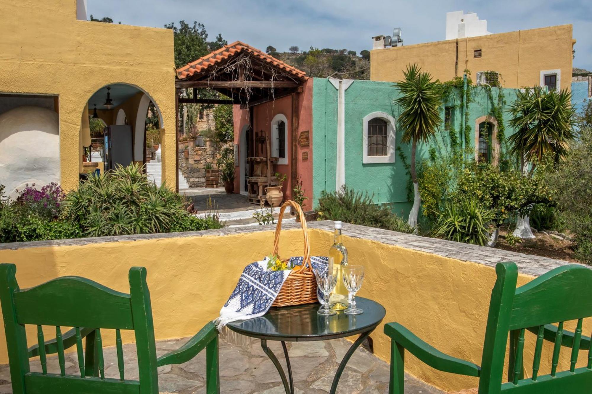 Arolithos Traditional Village Hotel Тилисос Экстерьер фото