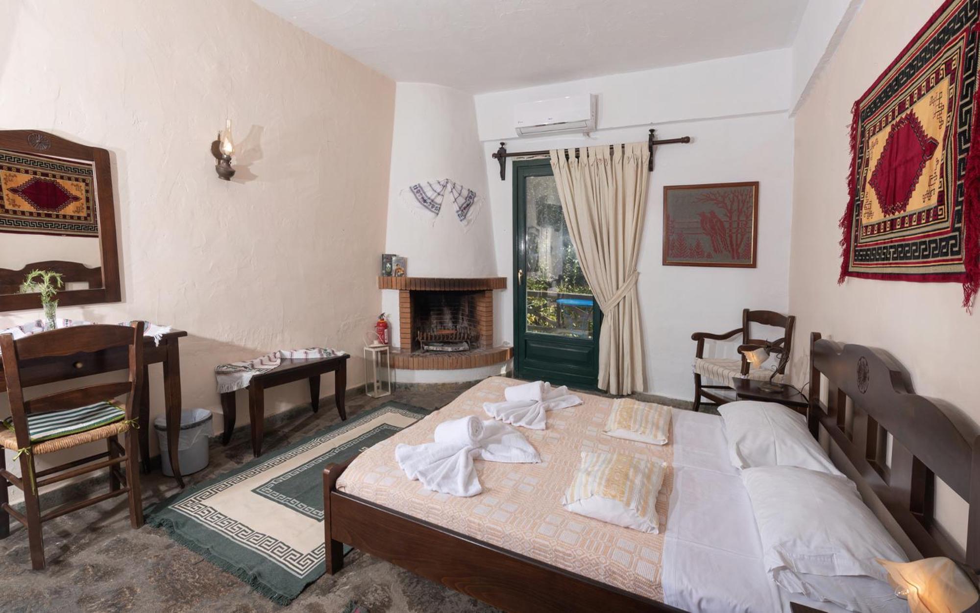 Arolithos Traditional Village Hotel Тилисос Экстерьер фото