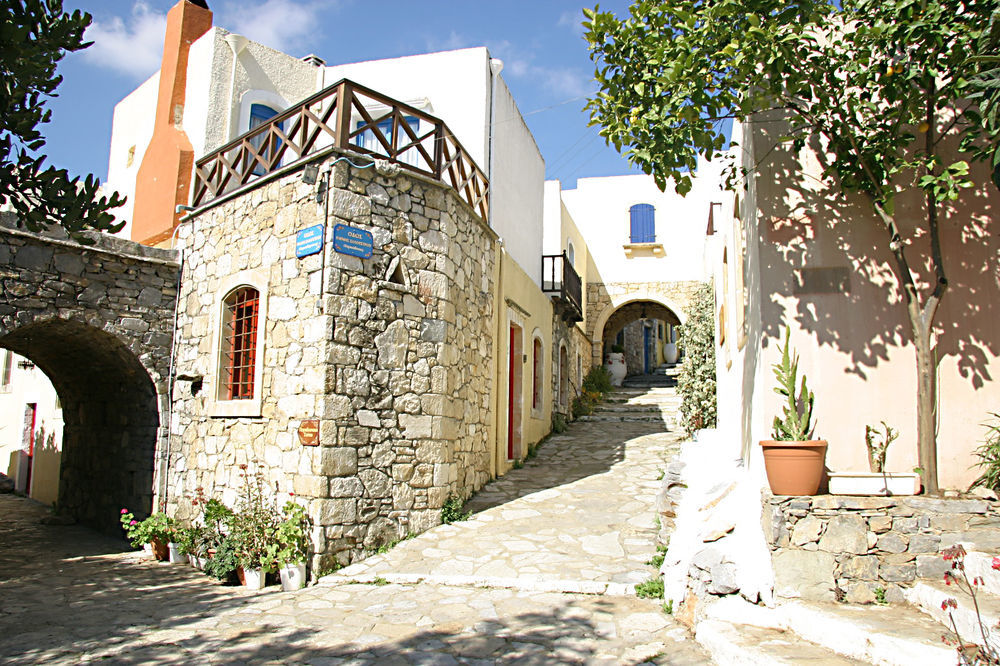 Arolithos Traditional Village Hotel Тилисос Экстерьер фото